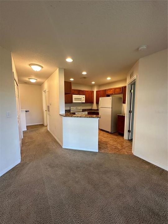 For Sale: $168,000 (2 beds, 2 baths, 1035 Square Feet)