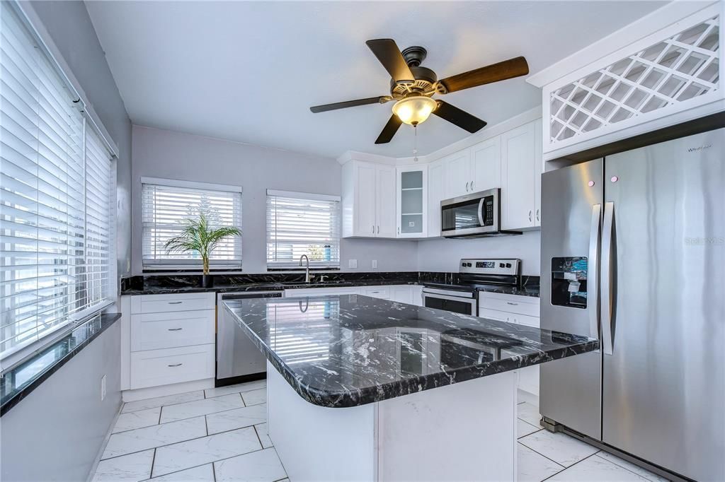 Active With Contract: $2,500 (2 beds, 2 baths, 1100 Square Feet)