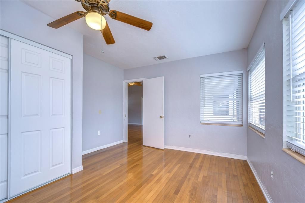 Active With Contract: $2,500 (2 beds, 2 baths, 1100 Square Feet)