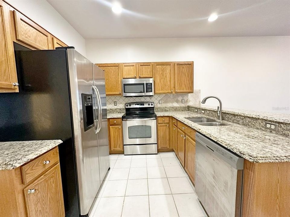For Rent: $1,850 (2 beds, 2 baths, 1360 Square Feet)