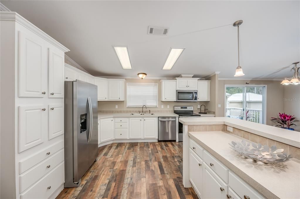 Kitchen with plenty of cupboard and counter space!