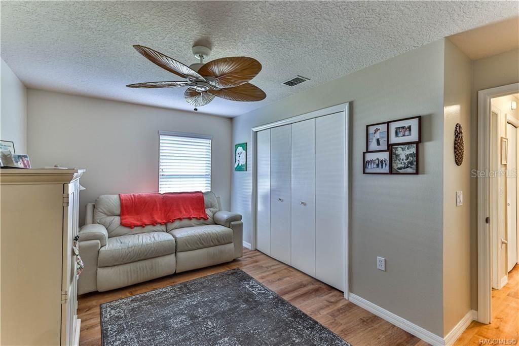 Active With Contract: $314,900 (3 beds, 2 baths, 1831 Square Feet)