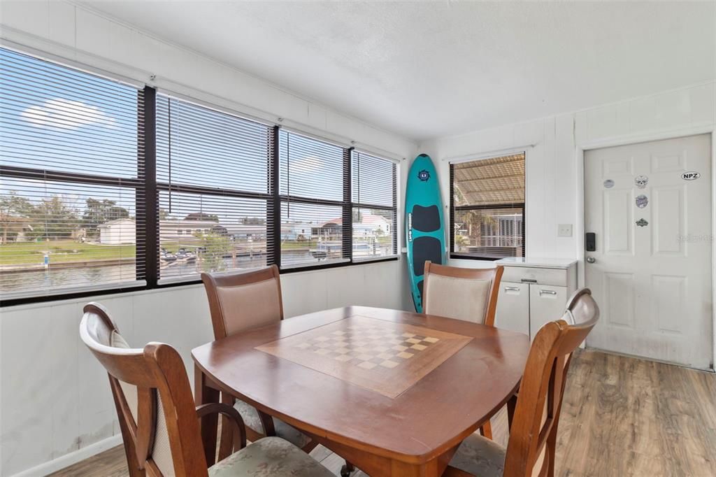 Active With Contract: $239,000 (2 beds, 1 baths, 1191 Square Feet)