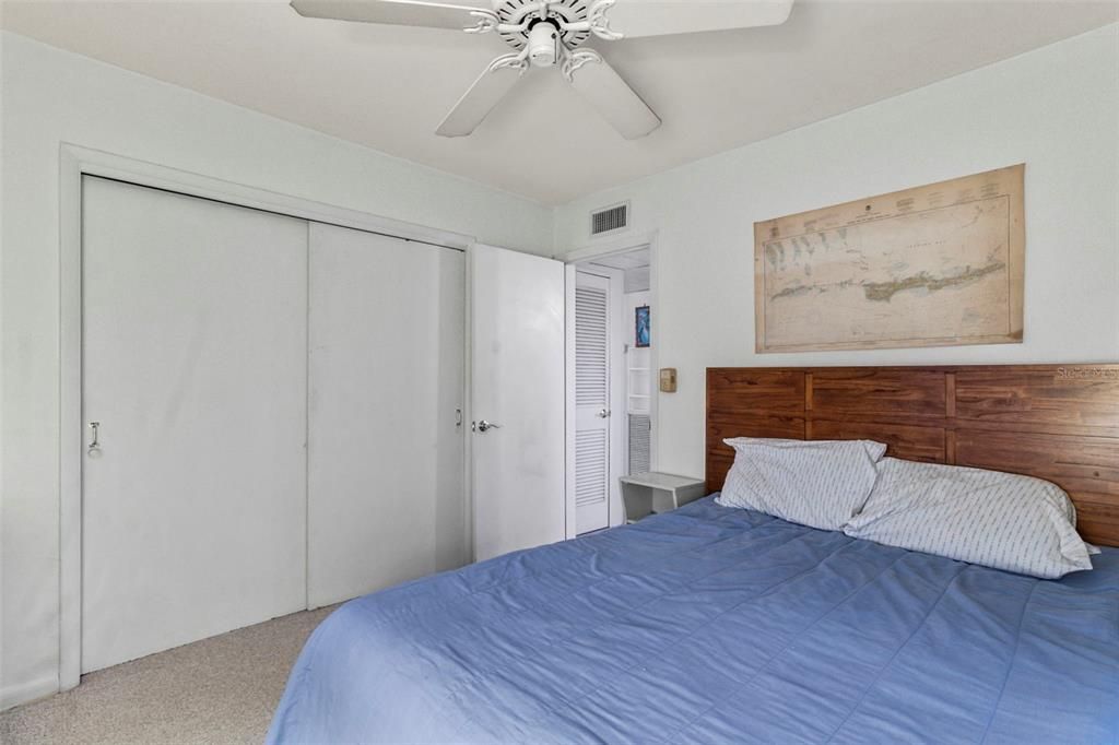 Active With Contract: $239,000 (2 beds, 1 baths, 1191 Square Feet)