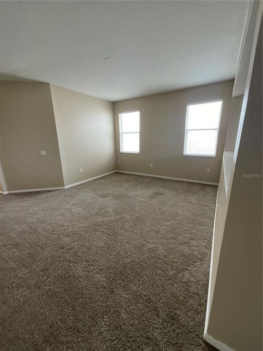 Recently Rented: $1,999 (3 beds, 2 baths, 1866 Square Feet)