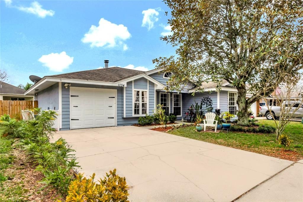 Great 3/2 Bungalow located 1.5 miles from Historic Downtown Mount Dora!