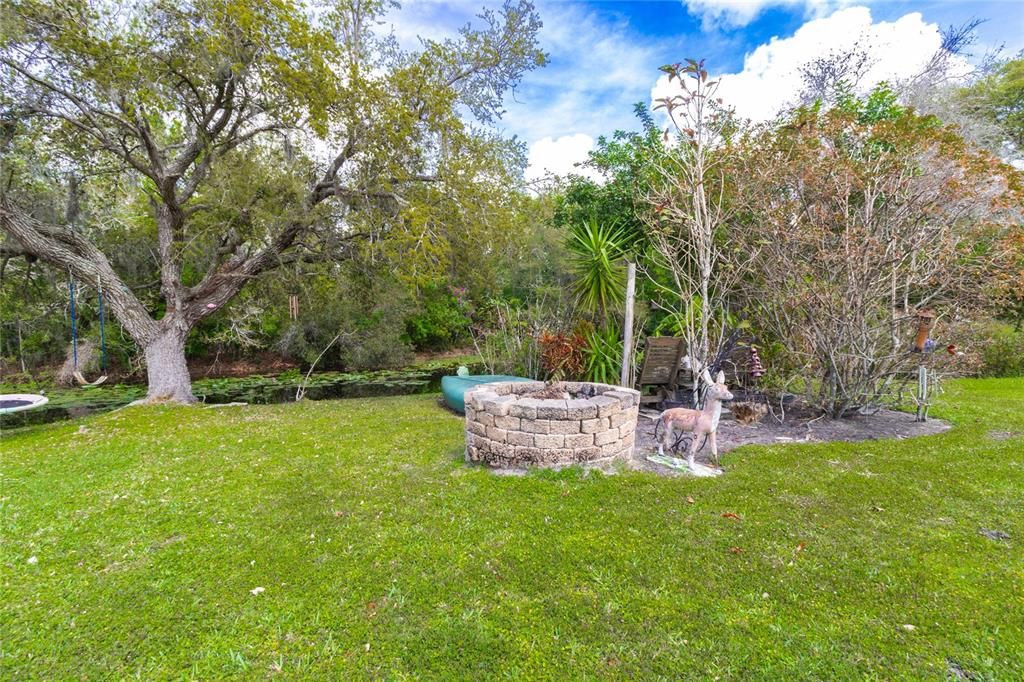 TRANQUIL RETREAT IN YARD