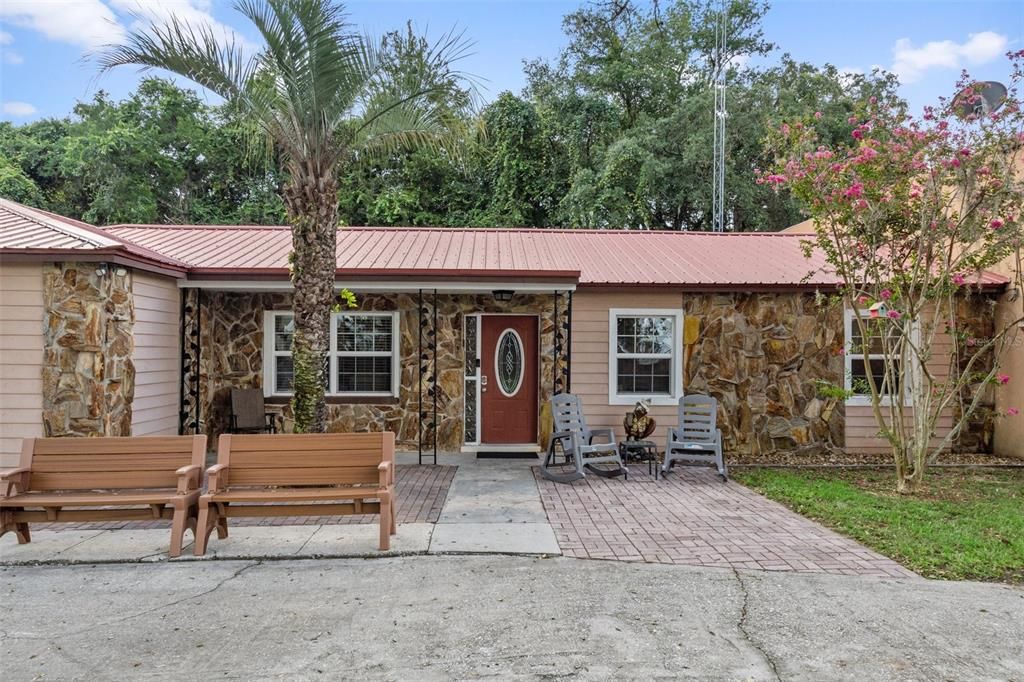 Recently Sold: $525,000 (3 beds, 1 baths, 1878 Square Feet)