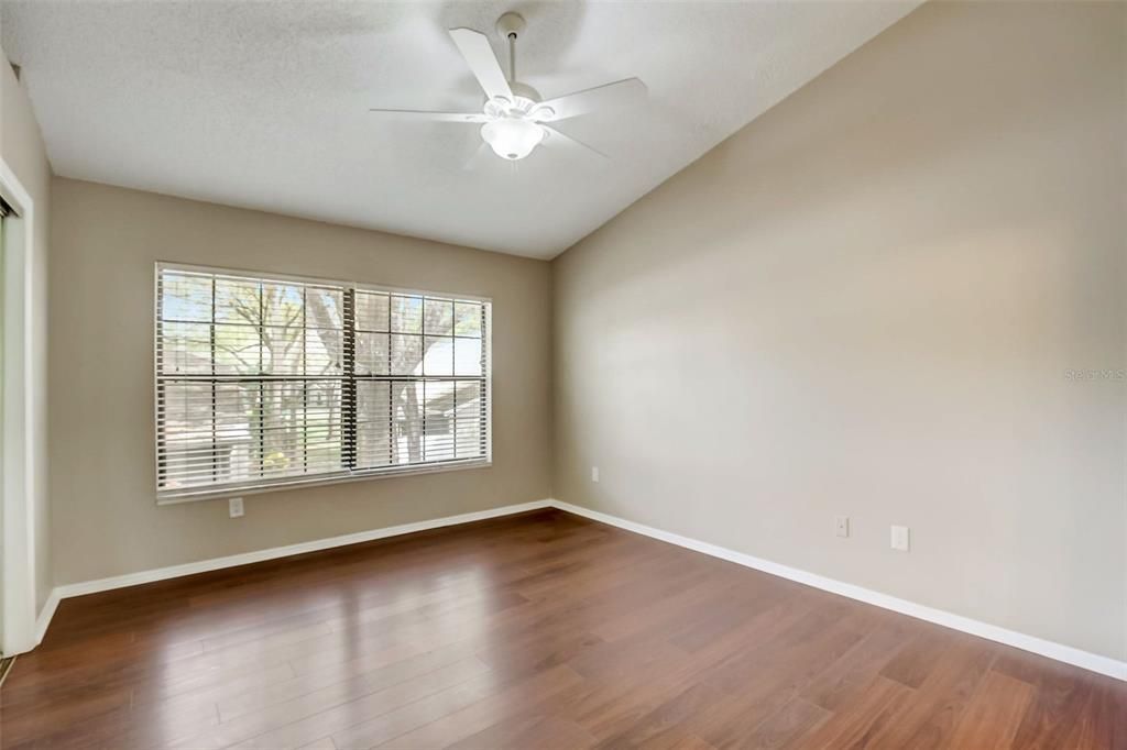 Active With Contract: $254,900 (2 beds, 2 baths, 1185 Square Feet)