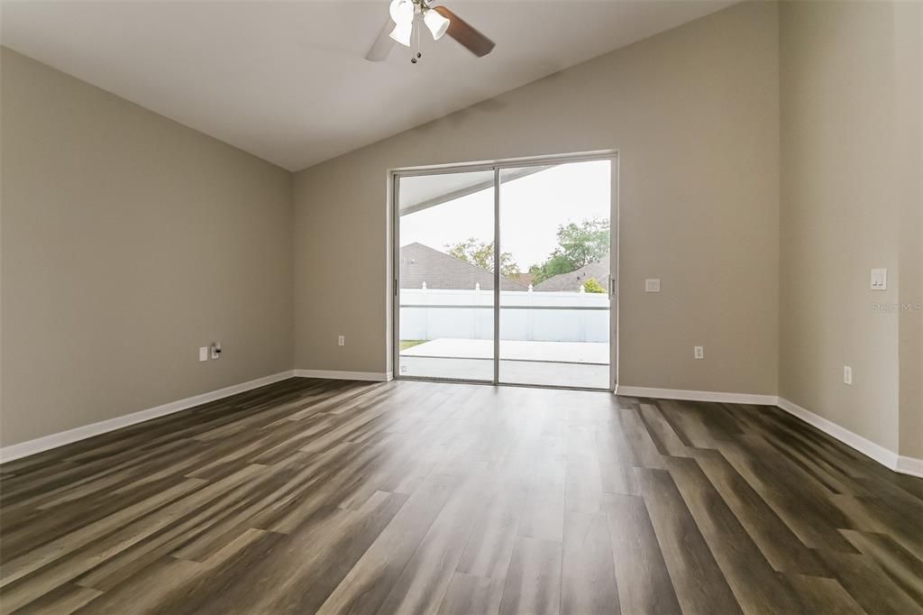 Recently Rented: $2,285 (3 beds, 2 baths, 1590 Square Feet)