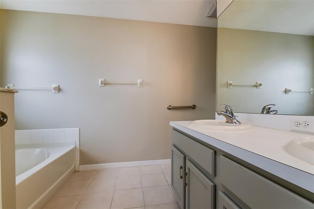 Недавно арендовано: $2,285 (3 спален, 2 ванн, 1590 Квадратных фут)