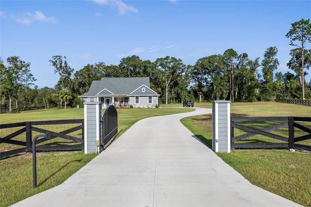 For Sale: $820,000 (4 beds, 2 baths, 2845 Square Feet)