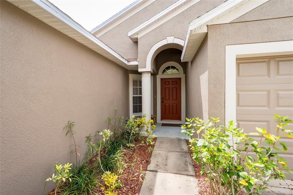 Recently Sold: $355,000 (3 beds, 2 baths, 1860 Square Feet)