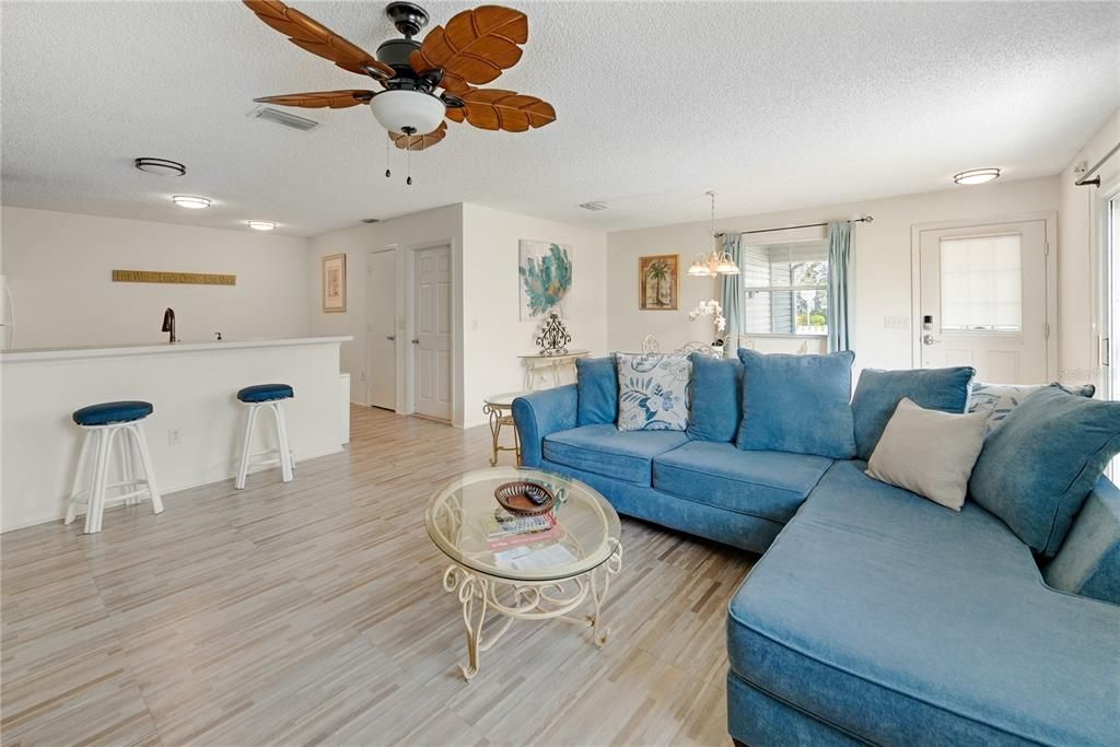 Recently Sold: $255,000 (2 beds, 2 baths, 1179 Square Feet)