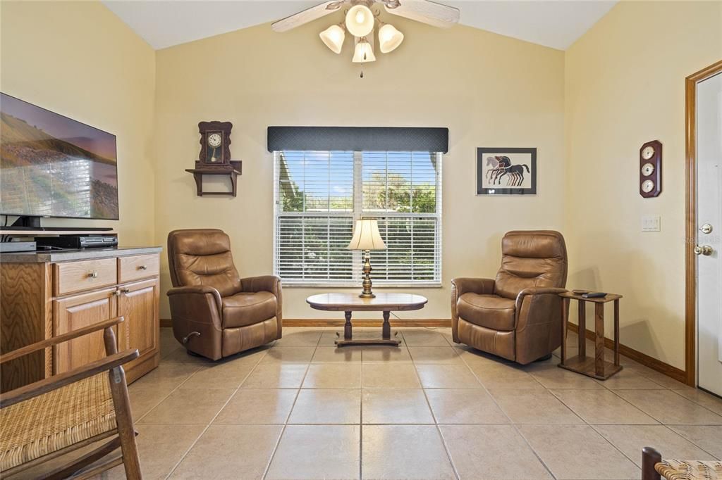 For Sale: $326,000 (2 beds, 2 baths, 1530 Square Feet)