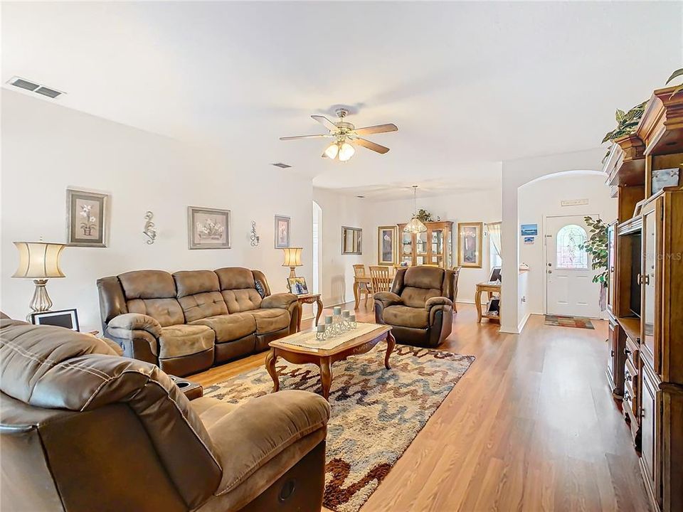 Active With Contract: $299,000 (3 beds, 2 baths, 1786 Square Feet)
