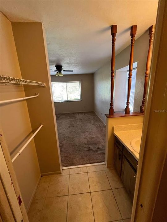 For Rent: $1,175 (2 beds, 1 baths, 1178 Square Feet)