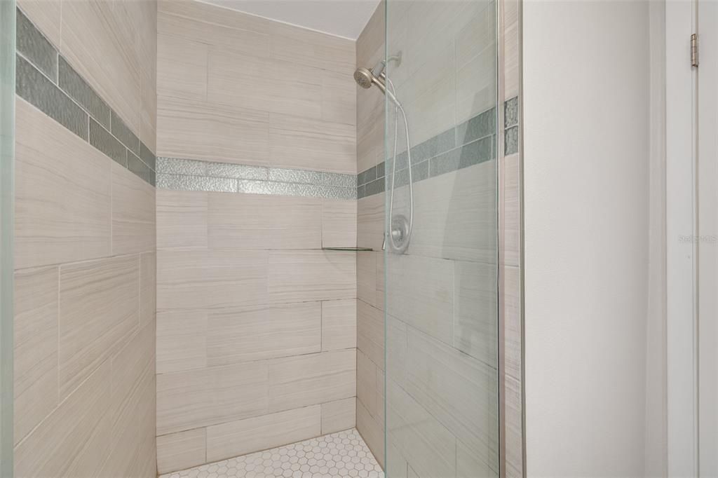 最近售出: $560,000 (3 贝兹, 2 浴室, 1860 平方英尺)