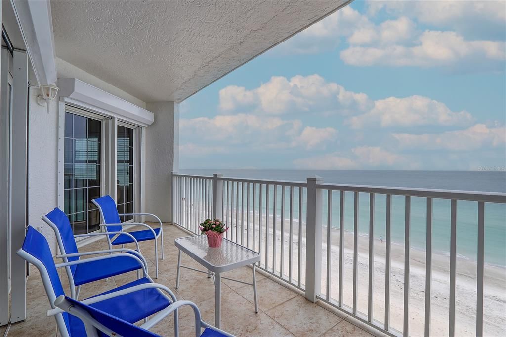Recently Sold: $1,200,000 (2 beds, 2 baths, 1390 Square Feet)
