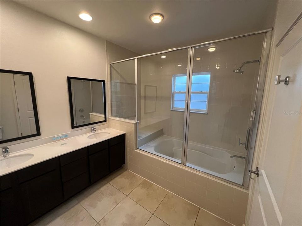 Active With Contract: $349,990 (3 beds, 2 baths, 1474 Square Feet)