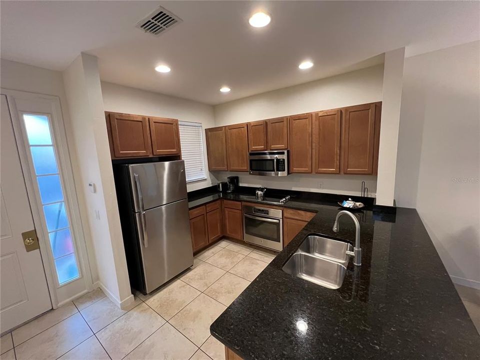 Active With Contract: $349,990 (3 beds, 2 baths, 1474 Square Feet)