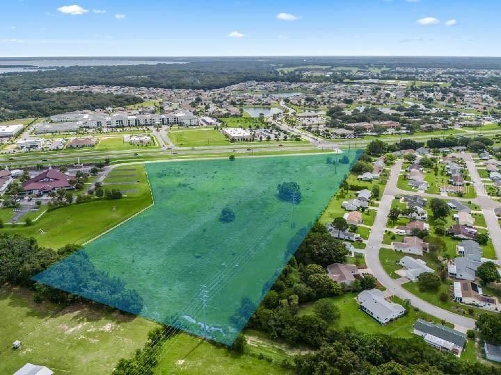 На продажу: $4,900,000 (10.54 acres)