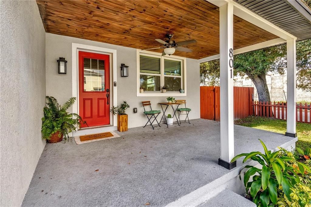 Active With Contract: $2,800 (3 beds, 3 baths, 1558 Square Feet)