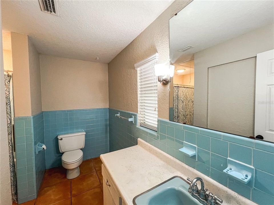 For Sale: $175,000 (2 beds, 1 baths, 1237 Square Feet)