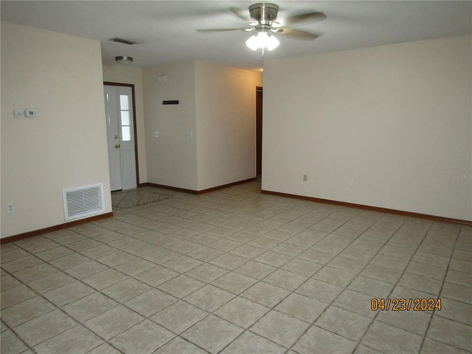For Rent: $1,950 (3 beds, 2 baths, 1260 Square Feet)