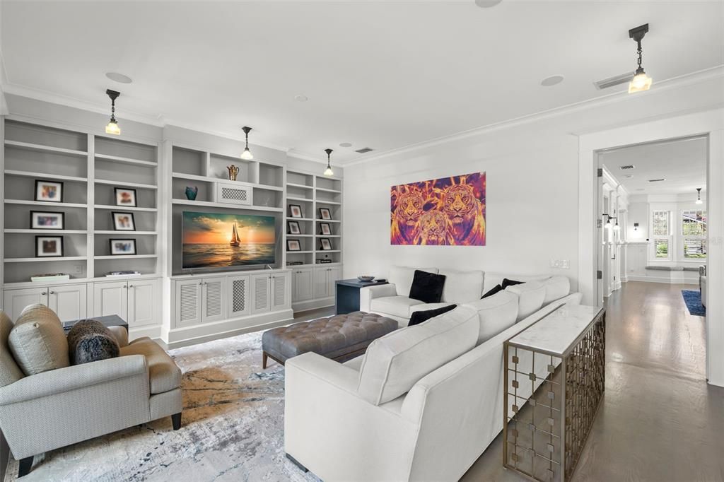 Recently Sold: $3,450,000 (5 beds, 4 baths, 4141 Square Feet)