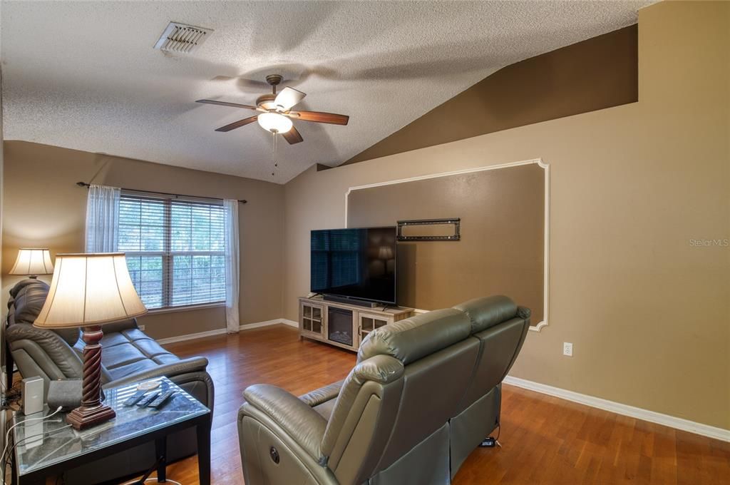 Active With Contract: $349,900 (4 beds, 2 baths, 1730 Square Feet)