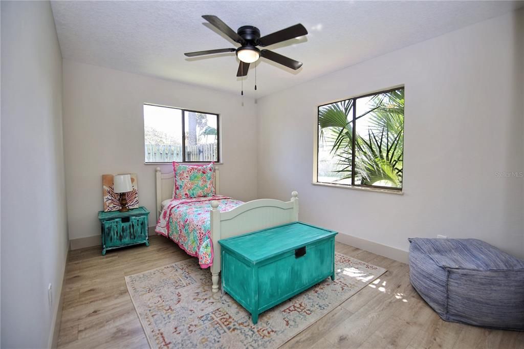 Active With Contract: $597,500 (3 beds, 2 baths, 1632 Square Feet)