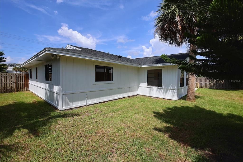 Active With Contract: $597,500 (3 beds, 2 baths, 1632 Square Feet)