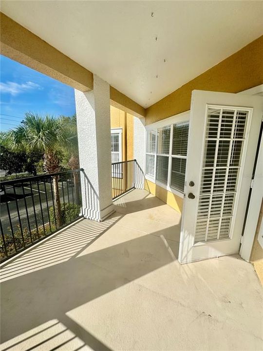 Active With Contract: $1,800 (2 beds, 2 baths, 1174 Square Feet)