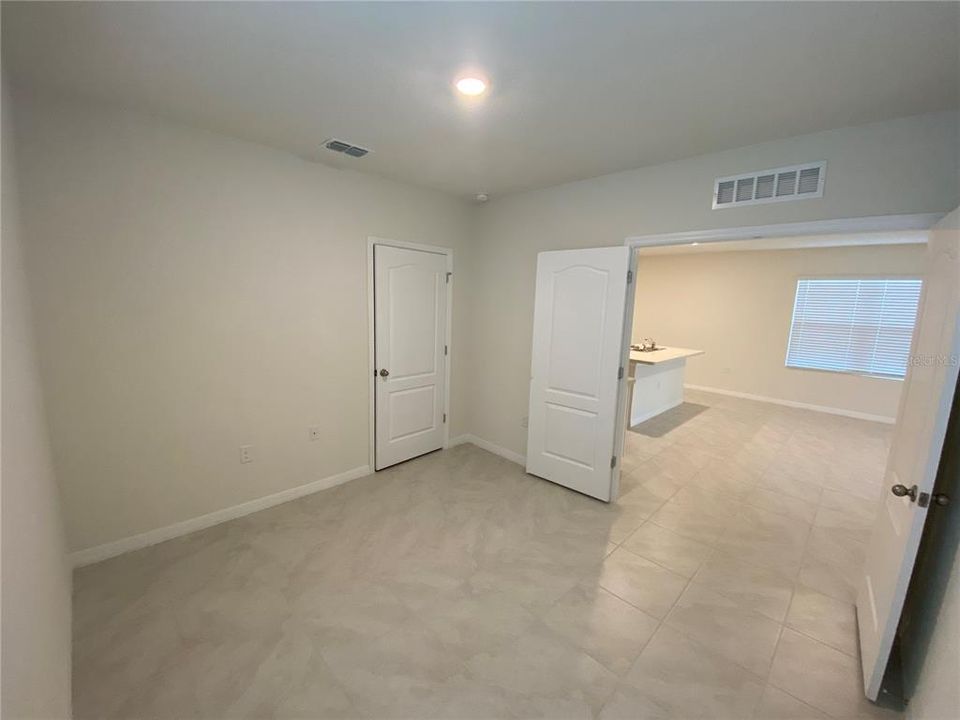 Active With Contract: $2,150 (3 beds, 2 baths, 1620 Square Feet)