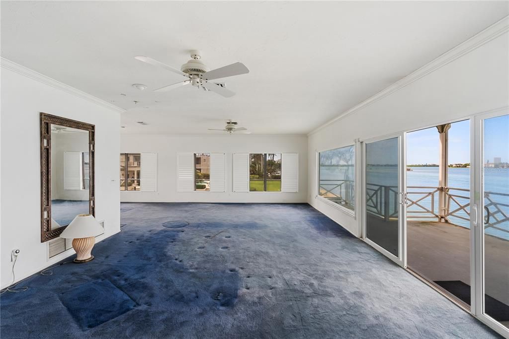 Active With Contract: $8,250,000 (4 beds, 3 baths, 2701 Square Feet)