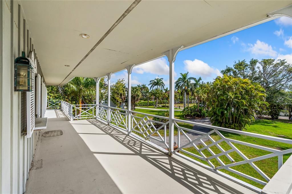 Active With Contract: $8,250,000 (4 beds, 3 baths, 2701 Square Feet)