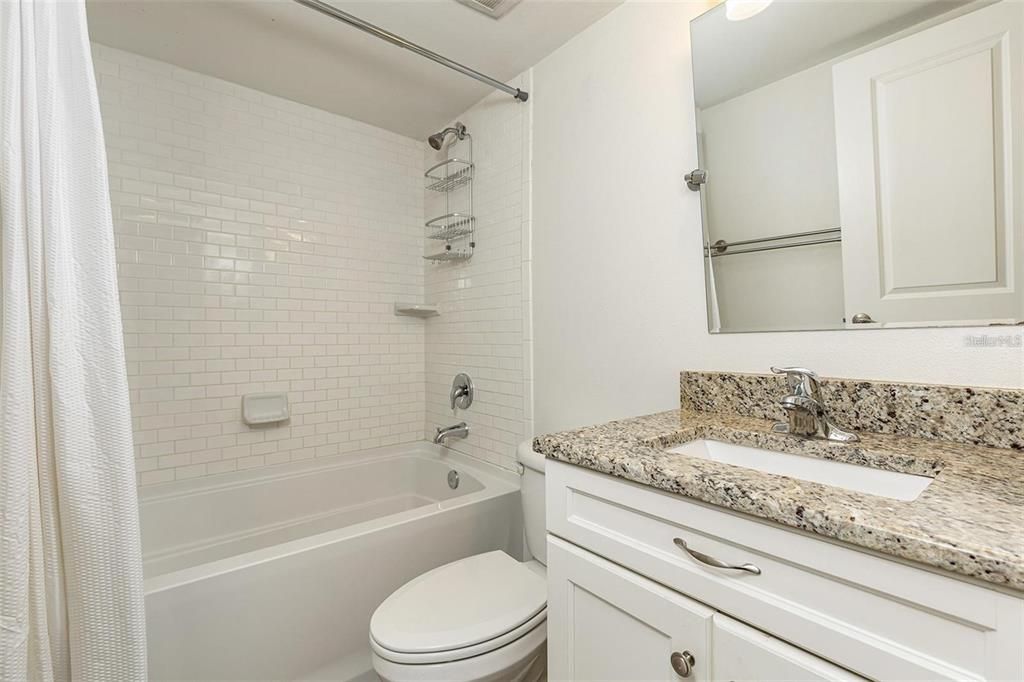 Active With Contract: $2,099 (1 beds, 1 baths, 728 Square Feet)