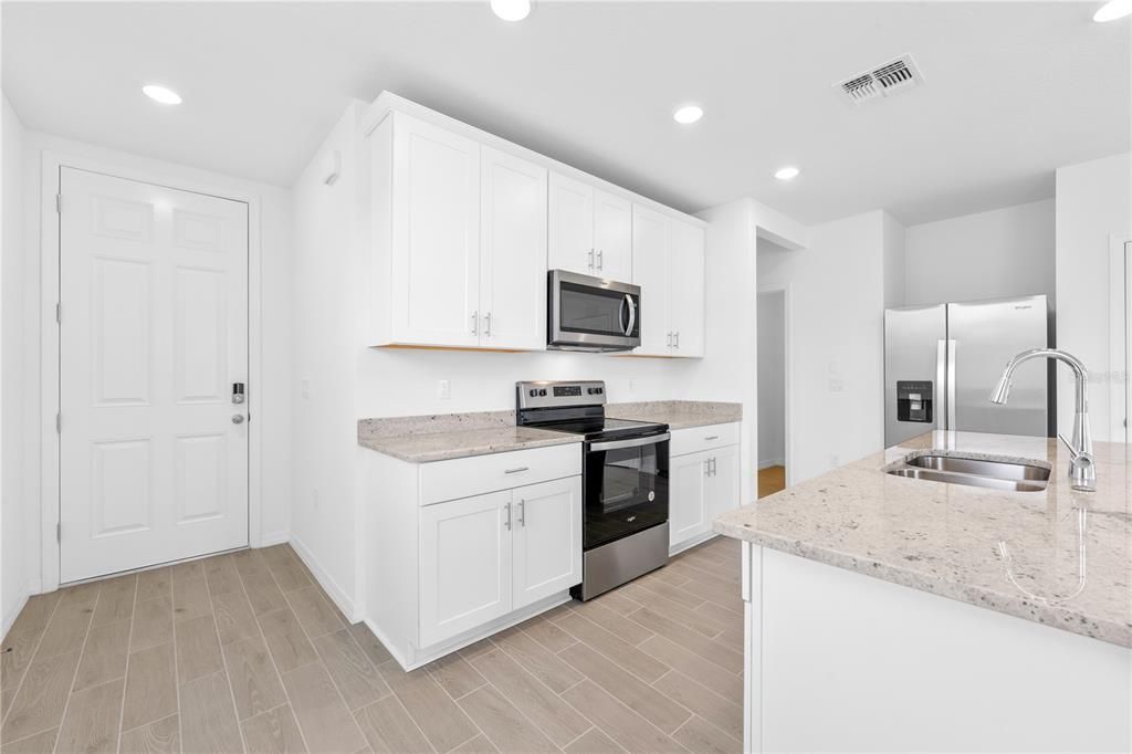 Active With Contract: $2,285 (3 beds, 2 baths, 1808 Square Feet)