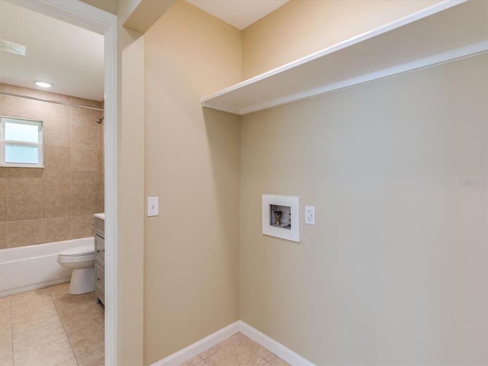 最近售出: $239,000 (3 贝兹, 2 浴室, 1195 平方英尺)