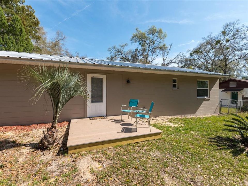 Active With Contract: $239,000 (3 beds, 2 baths, 1195 Square Feet)