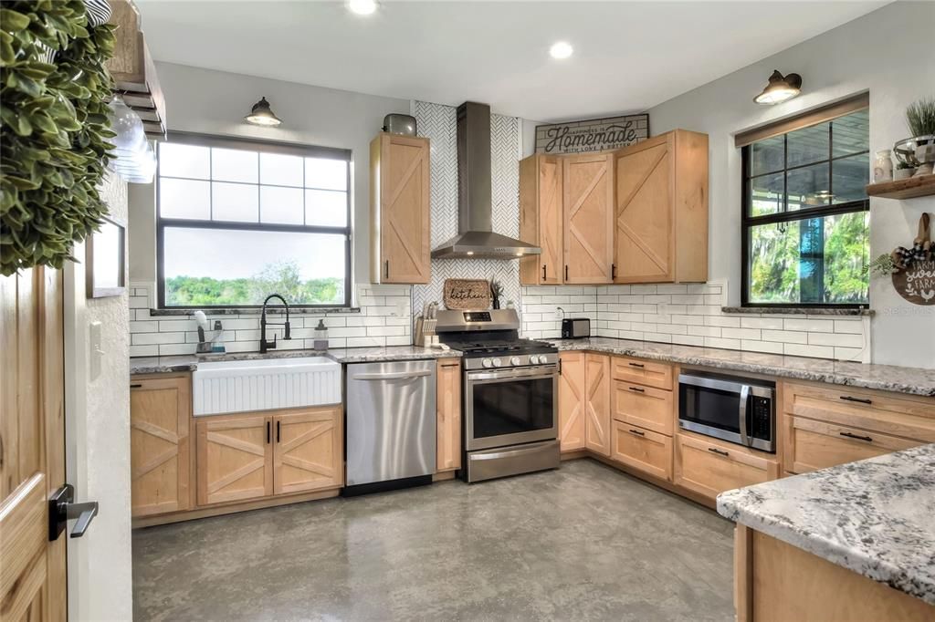 Recently Sold: $1,250,000 (4 beds, 2 baths, 2819 Square Feet)