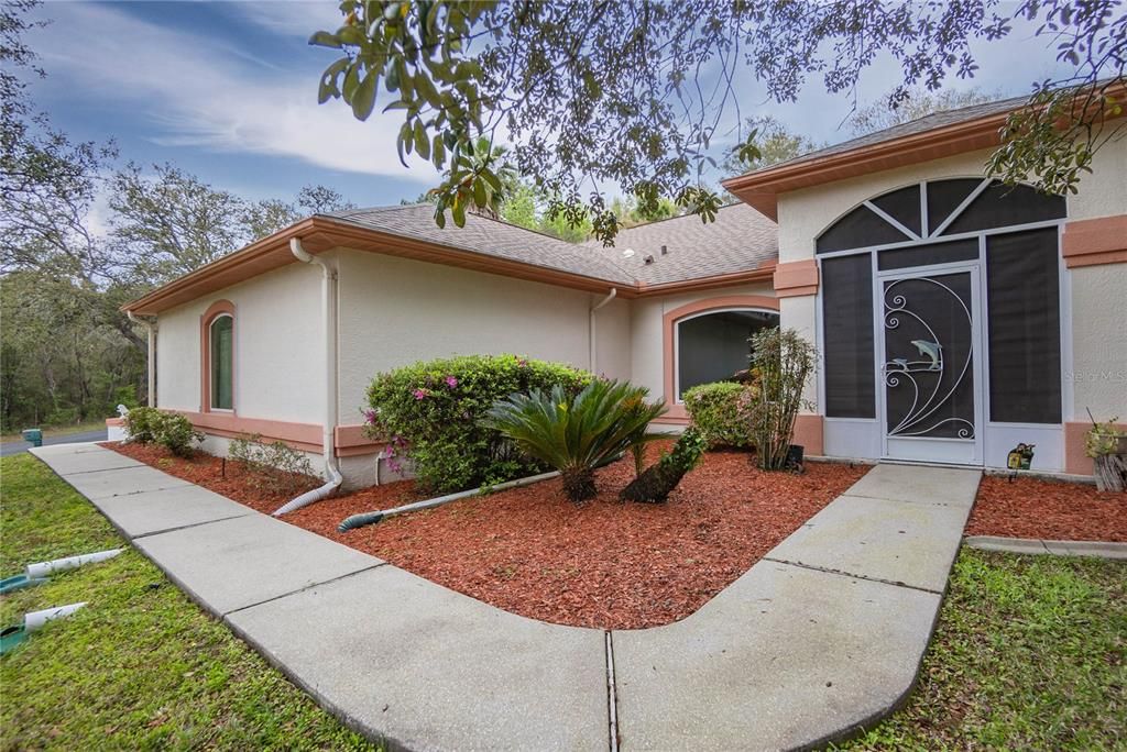 Active With Contract: $318,500 (3 beds, 2 baths, 1993 Square Feet)