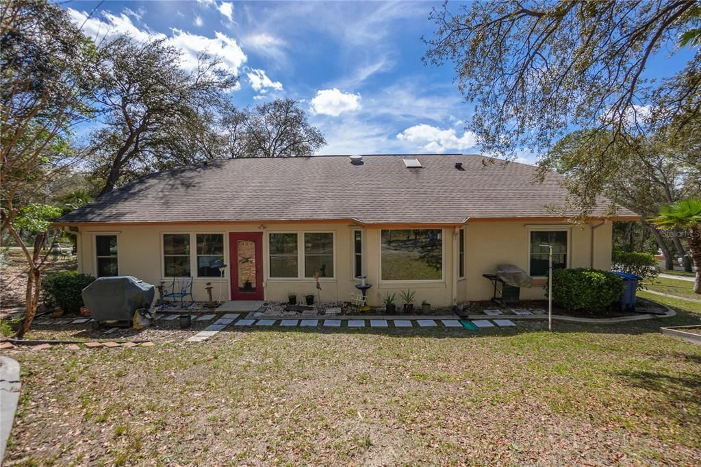 Active With Contract: $318,500 (3 beds, 2 baths, 1993 Square Feet)