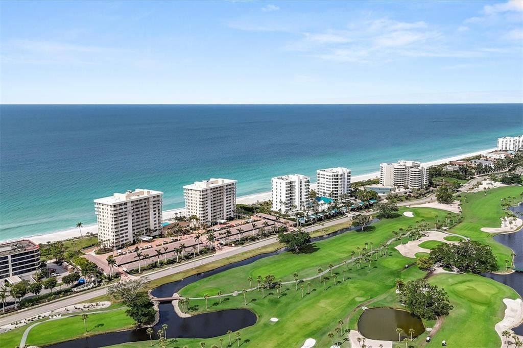 Recently Sold: $2,600,000 (3 beds, 3 baths, 2420 Square Feet)