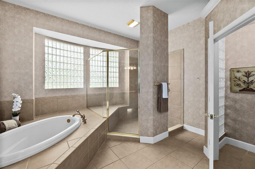 Soaker Tub w/Separate Walk-in Tile Shower