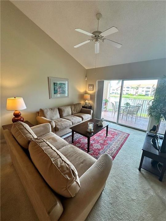 Active With Contract: $1,550 (2 beds, 2 baths, 1329 Square Feet)