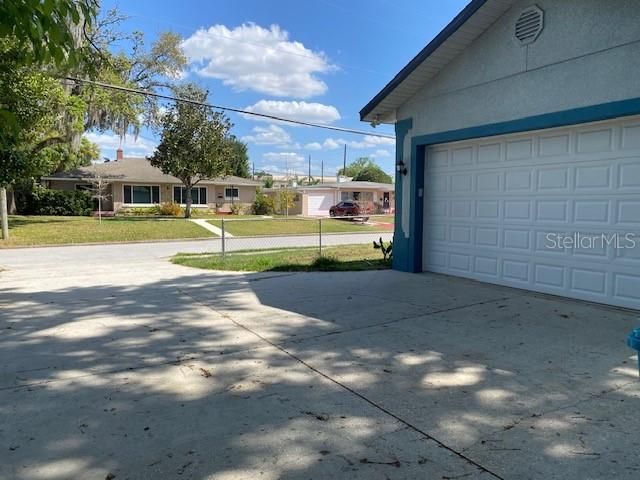 Additional Parking Space behind Garage