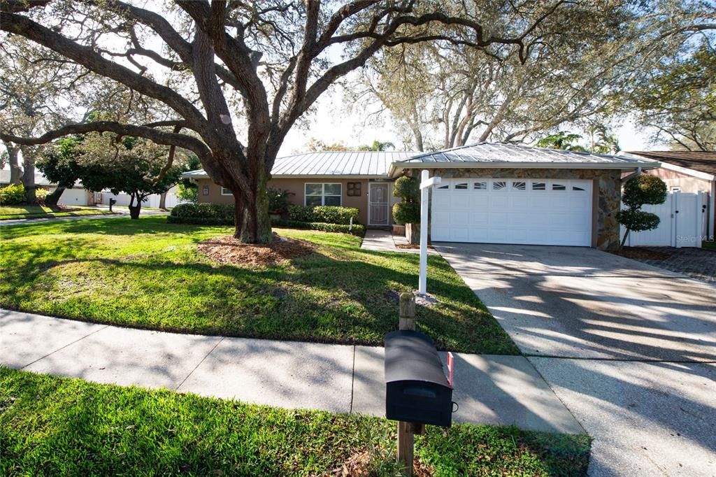 Recently Sold: $589,900 (4 beds, 3 baths, 1642 Square Feet)