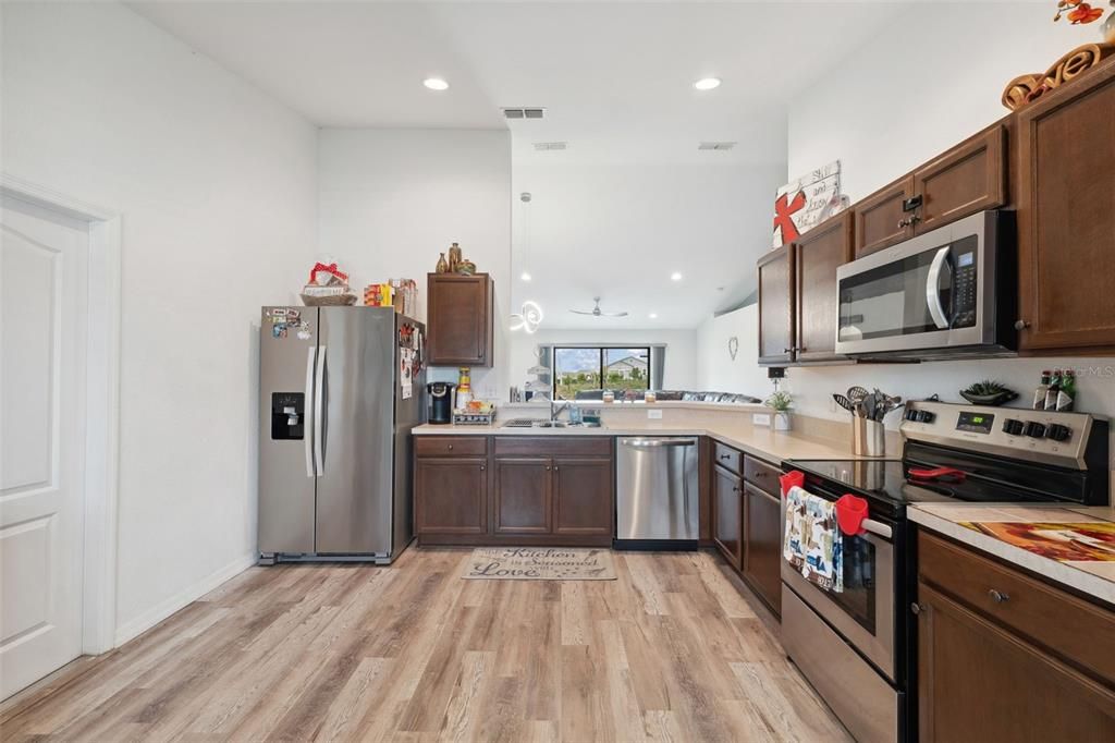 Active With Contract: $285,000 (4 beds, 2 baths, 1840 Square Feet)